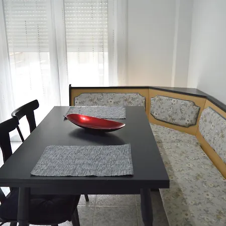 ευρύχωρο στο κέντρο της πόλης * Kastoria