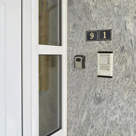 ευρύχωρο στο κέντρο της πόλης * Kastoria