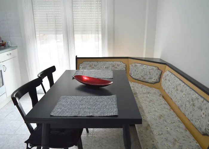 ευρύχωρο στο κέντρο της πόλης * 卡斯托里亚